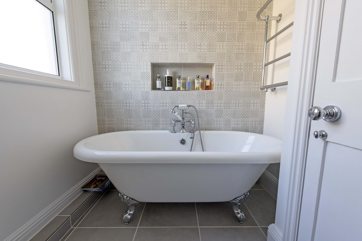 2 Manchuria Rd Bath 1